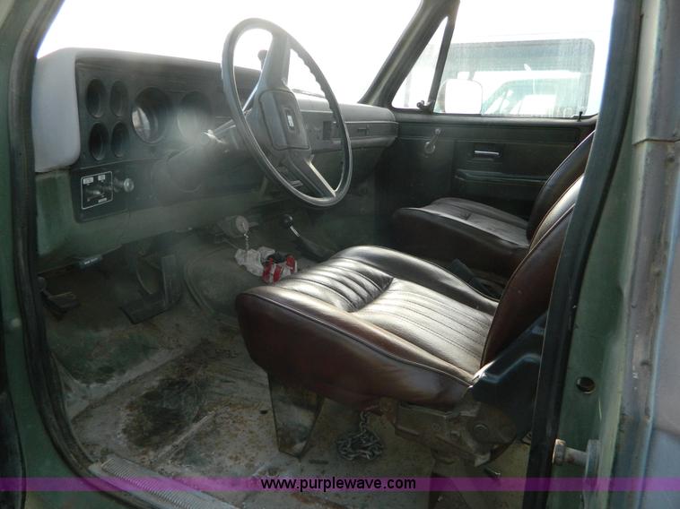 image for item AZ9170 1985 Chevrolet D10 Military Blazer SUV