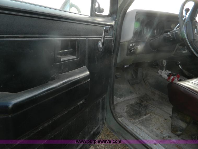 image for item AZ9170 1985 Chevrolet D10 Military Blazer SUV