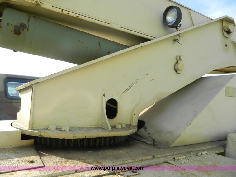 image for item AZ9171 U.S. Surplus LRT-10 wheel mounted crane