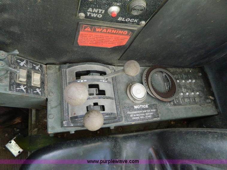 image for item AZ9171 U.S. Surplus LRT-10 wheel mounted crane