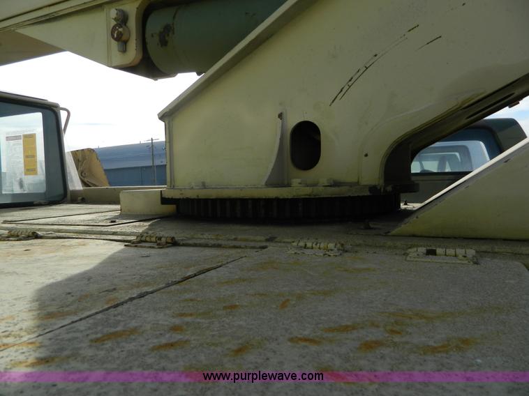 image for item AZ9171 U.S. Surplus LRT-10 wheel mounted crane