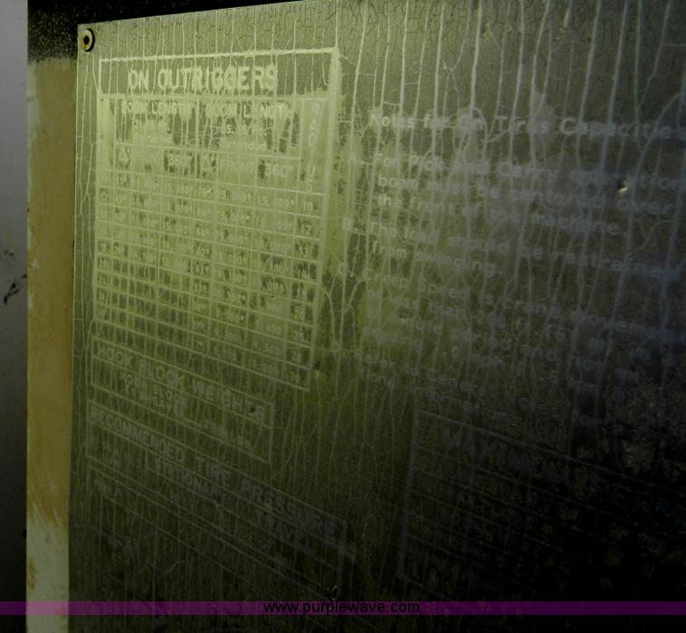 image for item AZ9171 U.S. Surplus LRT-10 wheel mounted crane