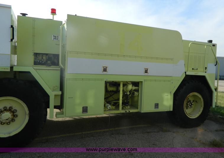 image for item AZ9172 1985 Oshkosh ARFF firetruck