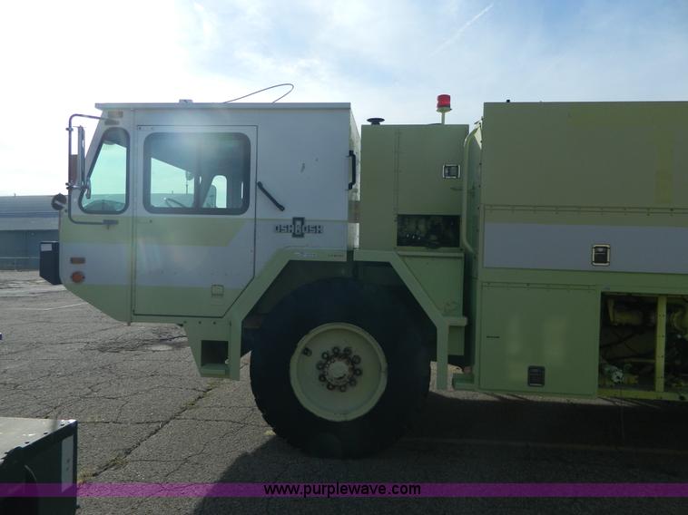 image for item AZ9172 1985 Oshkosh ARFF firetruck