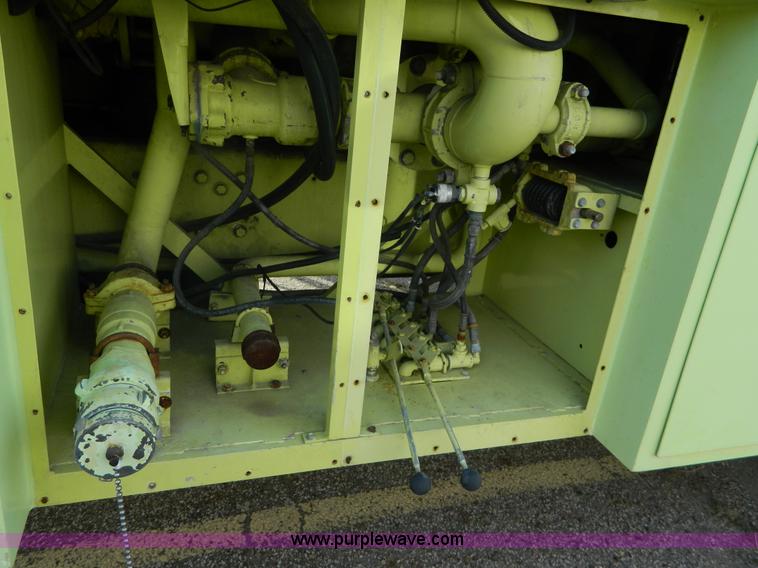 image for item AZ9172 1985 Oshkosh ARFF firetruck