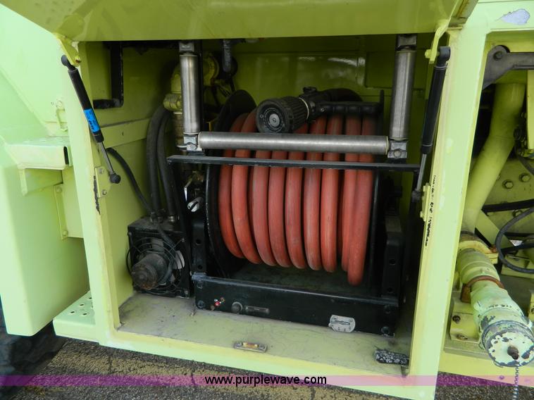 image for item AZ9172 1985 Oshkosh ARFF firetruck