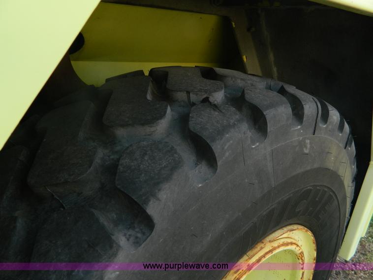 image for item AZ9172 1985 Oshkosh ARFF firetruck