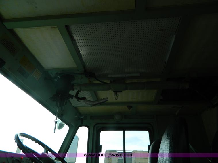 image for item AZ9172 1985 Oshkosh ARFF firetruck