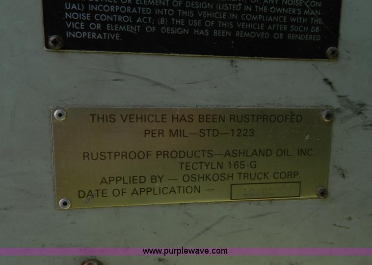 image for item AZ9172 1985 Oshkosh ARFF firetruck