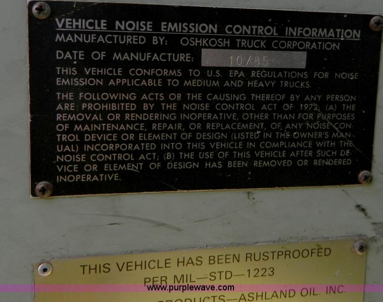 image for item AZ9172 1985 Oshkosh ARFF firetruck