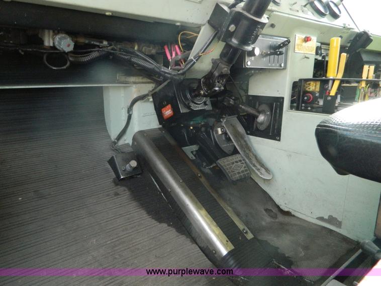 image for item AZ9172 1985 Oshkosh ARFF firetruck