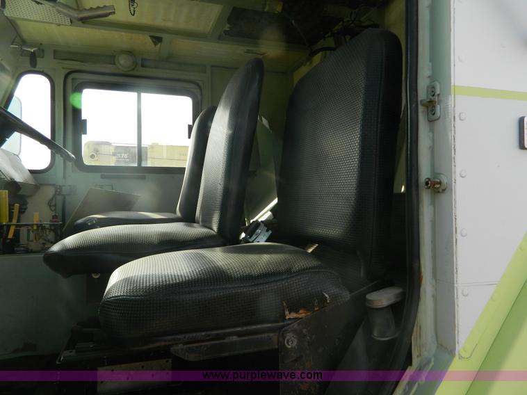 image for item AZ9172 1985 Oshkosh ARFF firetruck