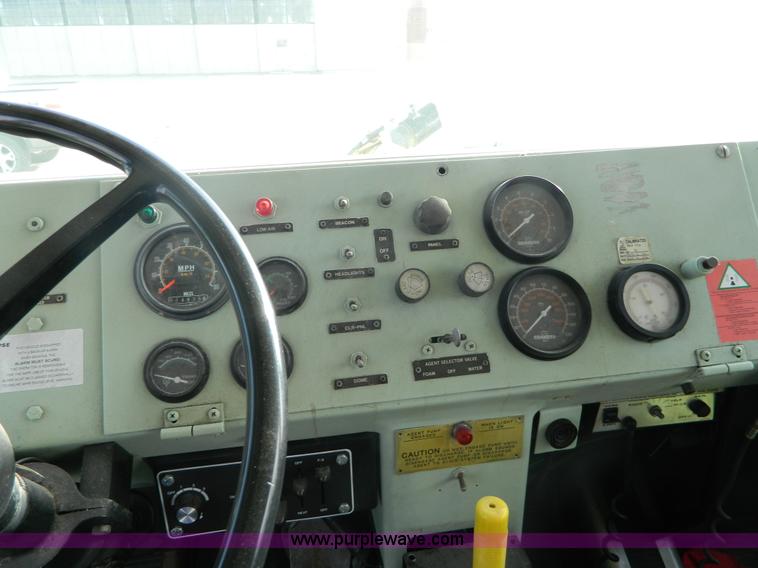 image for item AZ9172 1985 Oshkosh ARFF firetruck