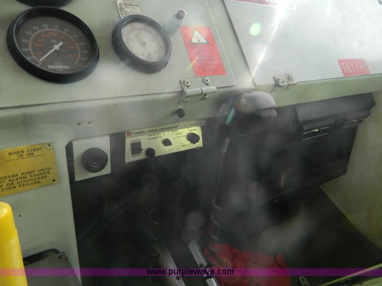 image for item AZ9172 1985 Oshkosh ARFF firetruck