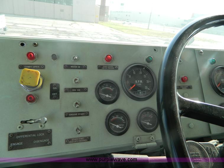 image for item AZ9172 1985 Oshkosh ARFF firetruck