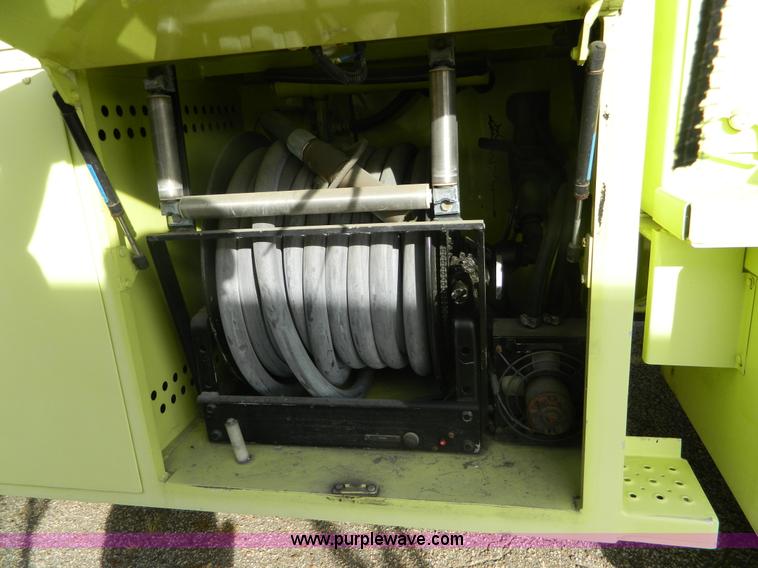 image for item AZ9172 1985 Oshkosh ARFF firetruck