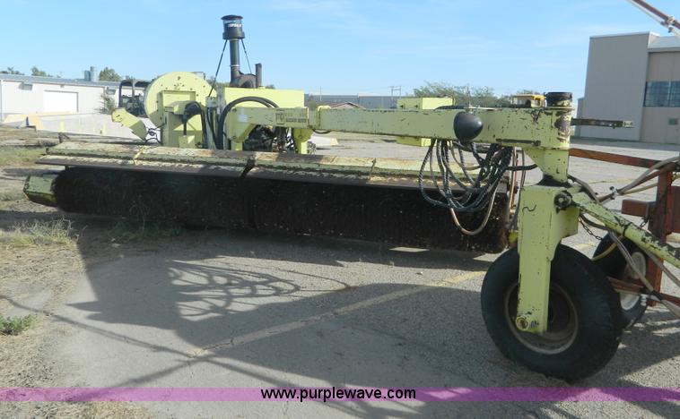 image for item AZ9181 Blizzard Buster hydraulic broom