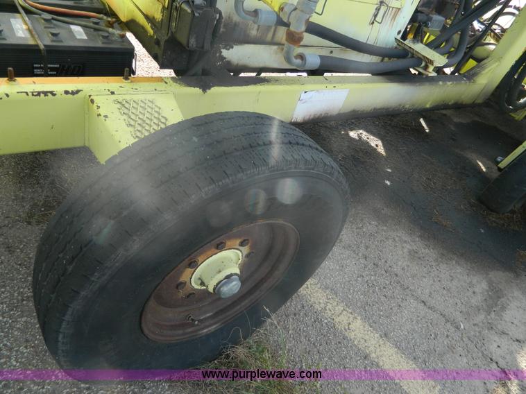 image for item AZ9181 Blizzard Buster hydraulic broom