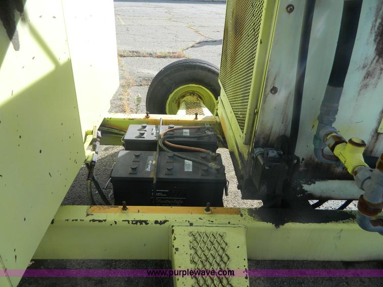 image for item AZ9181 Blizzard Buster hydraulic broom