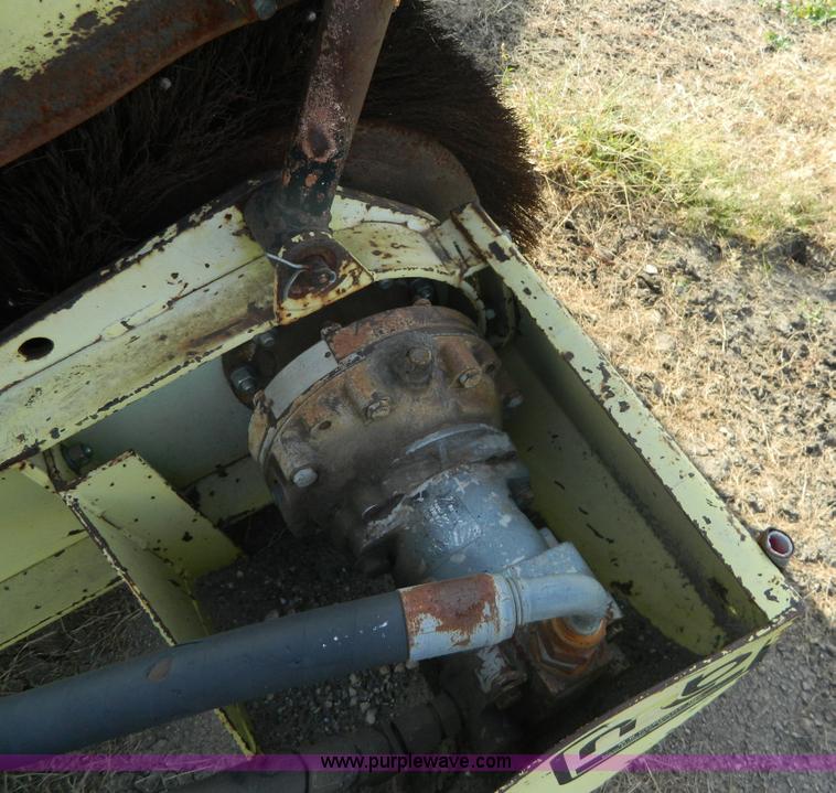 image for item AZ9181 Blizzard Buster hydraulic broom