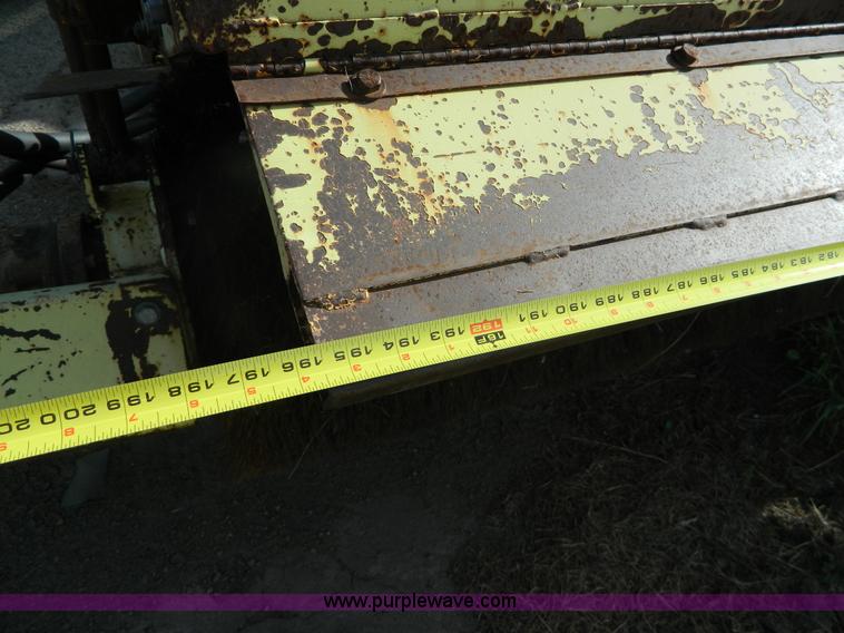 image for item AZ9181 Blizzard Buster hydraulic broom