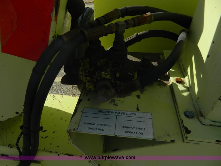 image for item AZ9181 Blizzard Buster hydraulic broom