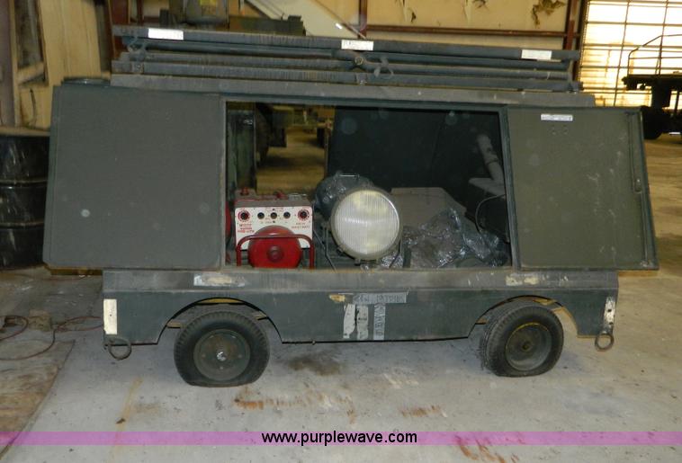 image for item AZ9189 U.S. Army Surplus light tower