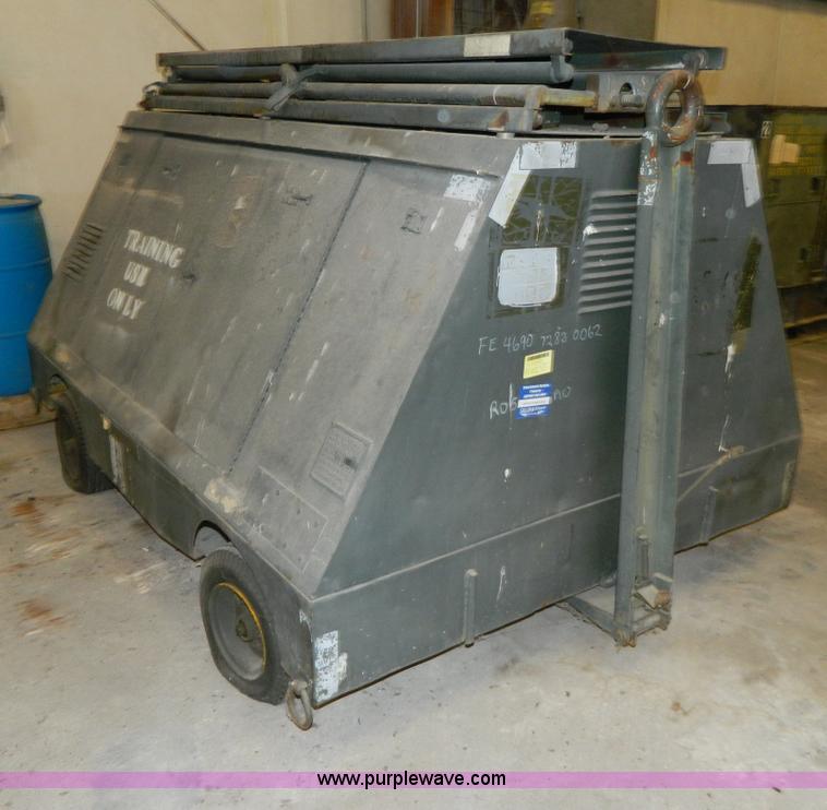 image for item AZ9189 U.S. Army Surplus light tower