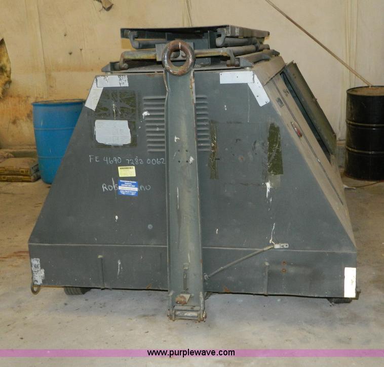 image for item AZ9189 U.S. Army Surplus light tower