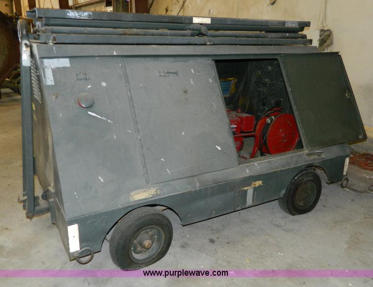 image for item AZ9189 U.S. Army Surplus light tower