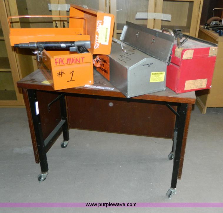 image for item AZ9208 Assorted tools