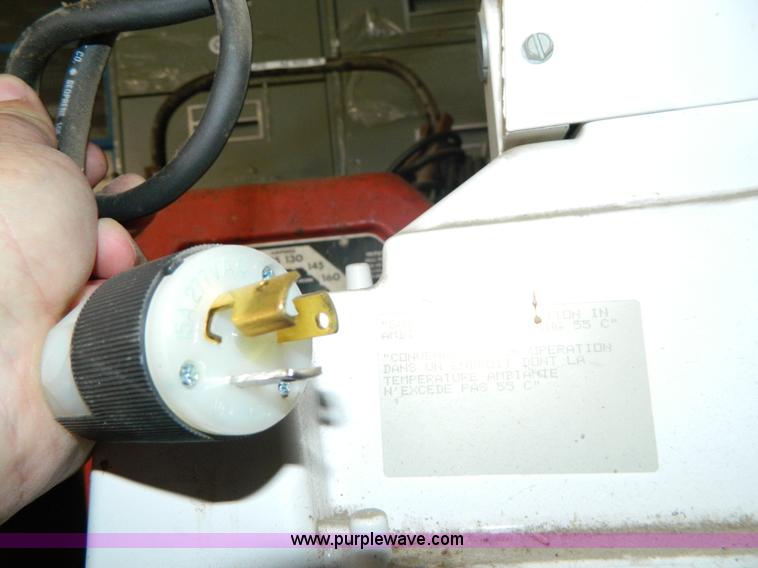 image for item AZ9213 (6) Hubbell lights