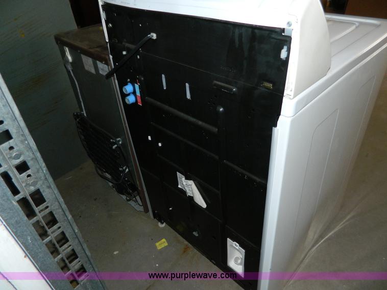 image for item AZ9222 Whirlpool large capacity washer