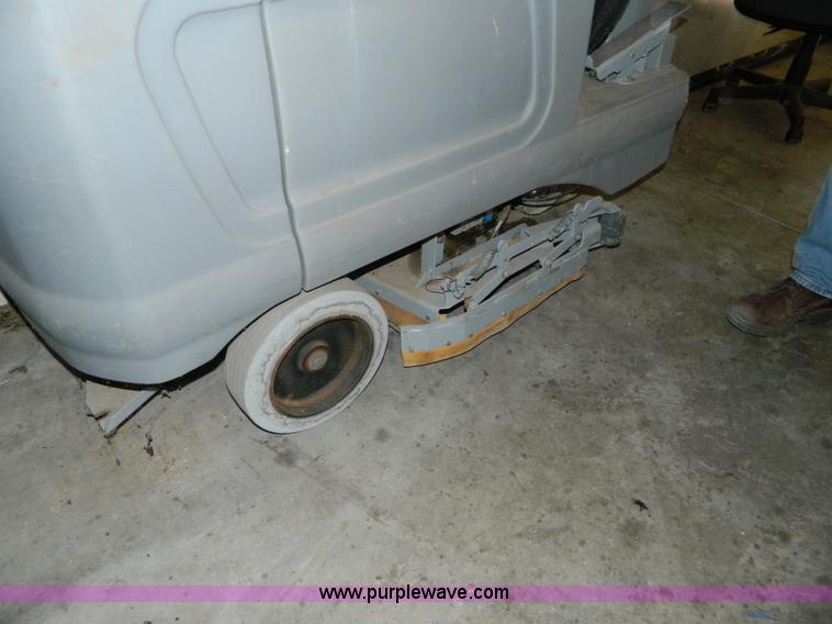 image for item AZ9227 Advance HR2800 floor scrubber