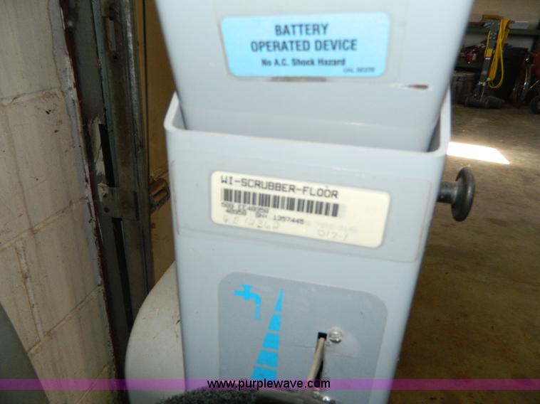 image for item AZ9227 Advance HR2800 floor scrubber