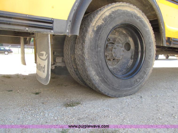 image for item D7451 2003 International 3800 school bus