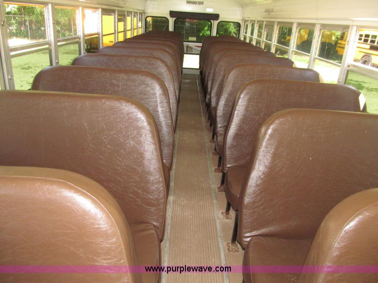image for item D7451 2003 International 3800 school bus