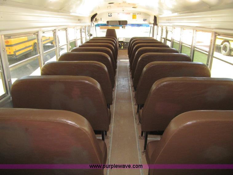 image for item D7451 2003 International 3800 school bus