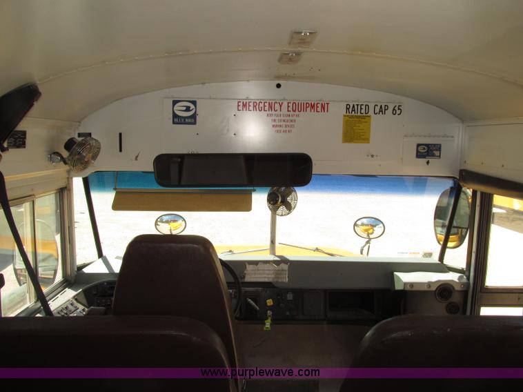 image for item D7451 2003 International 3800 school bus