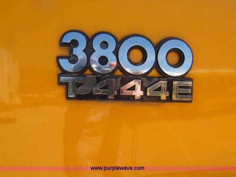 image for item D7451 2003 International 3800 school bus