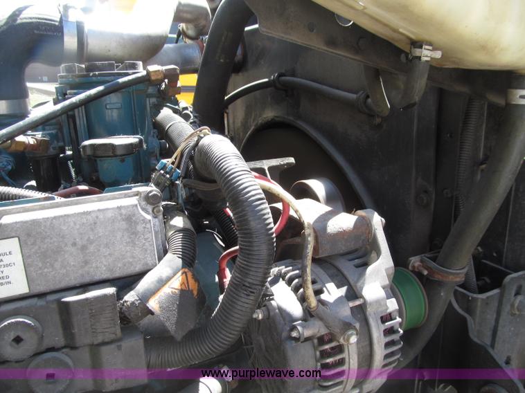 image for item D7451 2003 International 3800 school bus