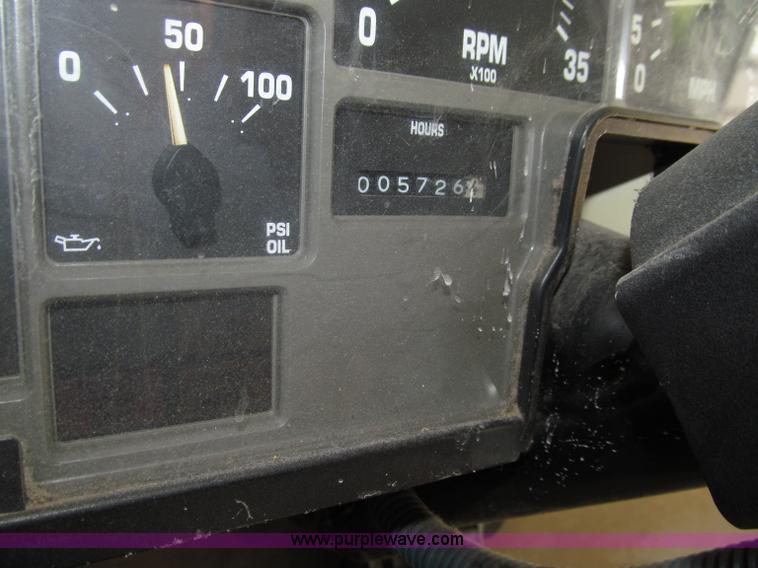 image for item D7452 2003 International 3800 school bus