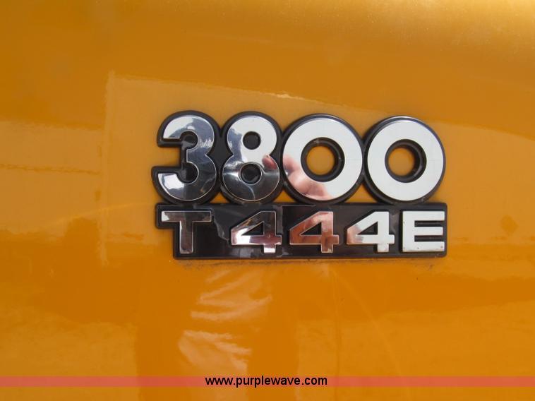 image for item D7452 2003 International 3800 school bus