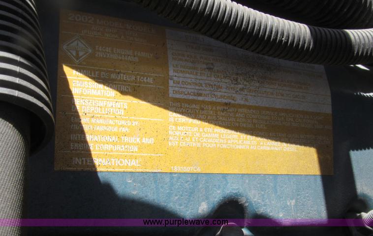 image for item D7452 2003 International 3800 school bus