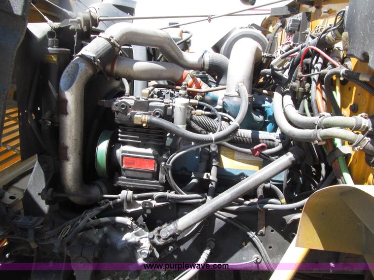 image for item D7452 2003 International 3800 school bus