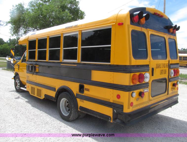 image for item D7454 2005 Ford Econoline E450 school bus