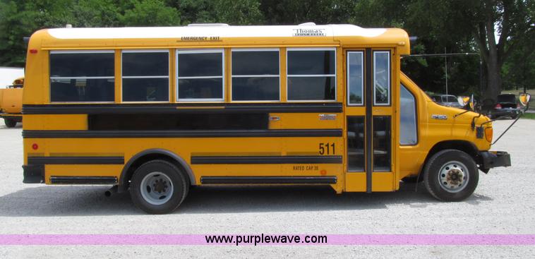 image for item D7454 2005 Ford Econoline E450 school bus