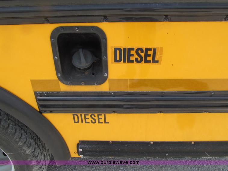 image for item D7454 2005 Ford Econoline E450 school bus