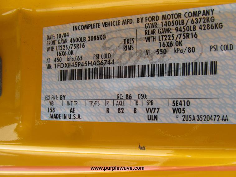 image for item D7454 2005 Ford Econoline E450 school bus