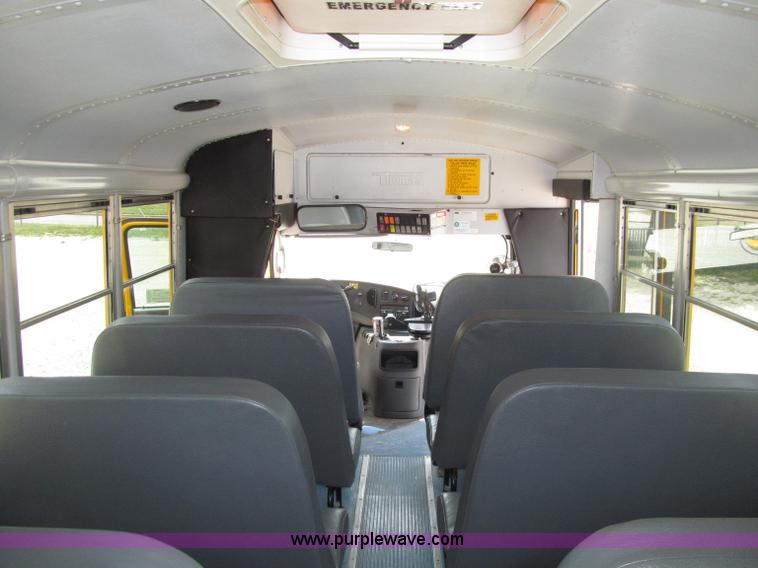 image for item D7454 2005 Ford Econoline E450 school bus